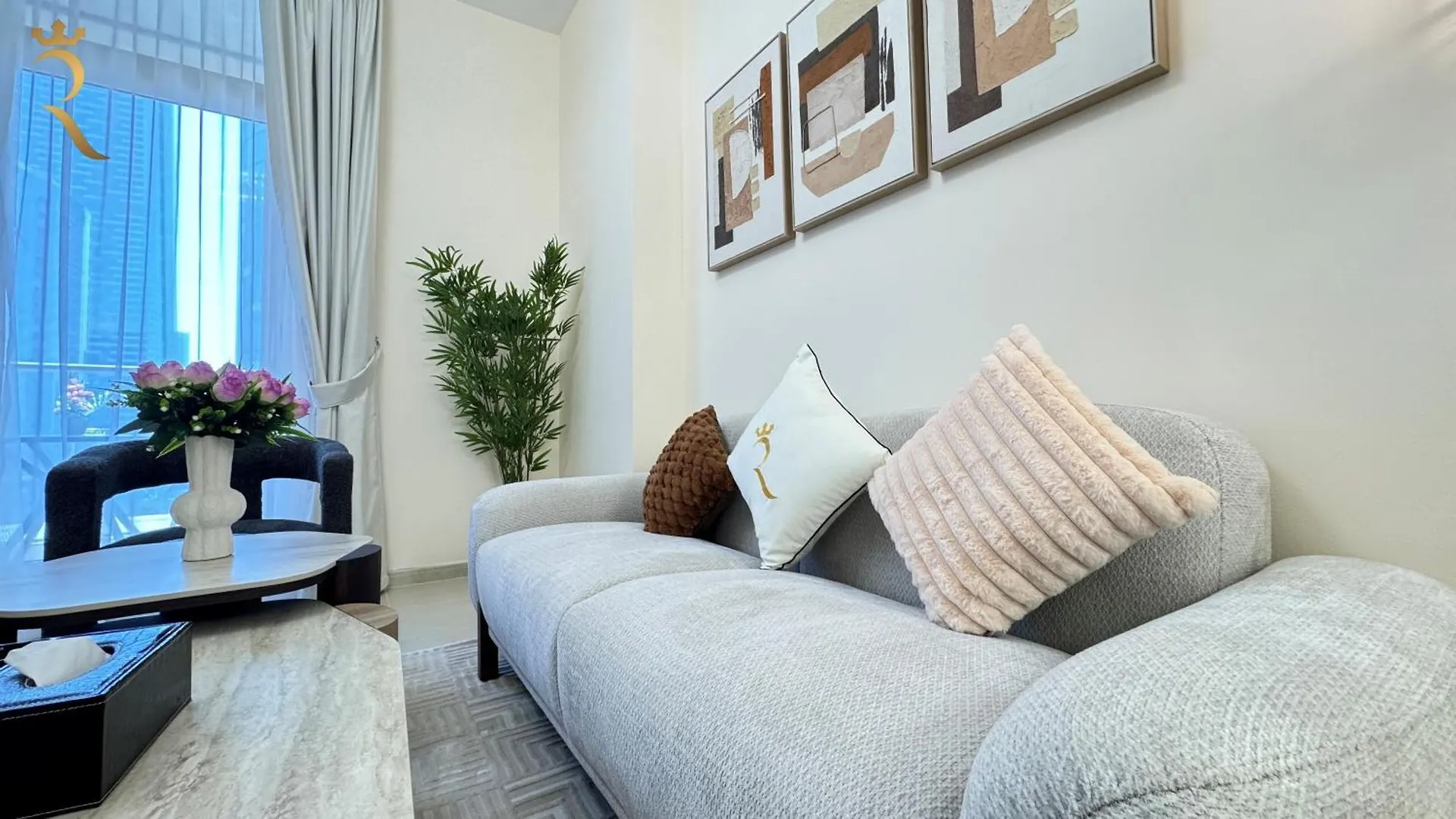 Relaxing 1Br Haven Pool Gym And Smart Tv Lägenhet Abu Dhabi